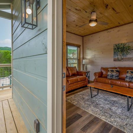 Osprey Nest Cottage Modern New Cabin Pigeon Forge Exteriör bild